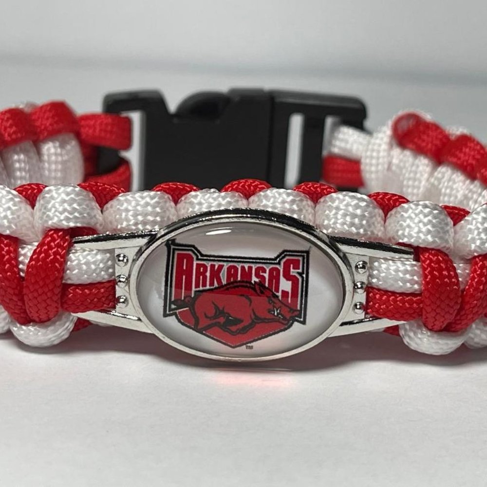 ARKANSAS RAZORBACKS NCAA Braided Paracord NEW!!